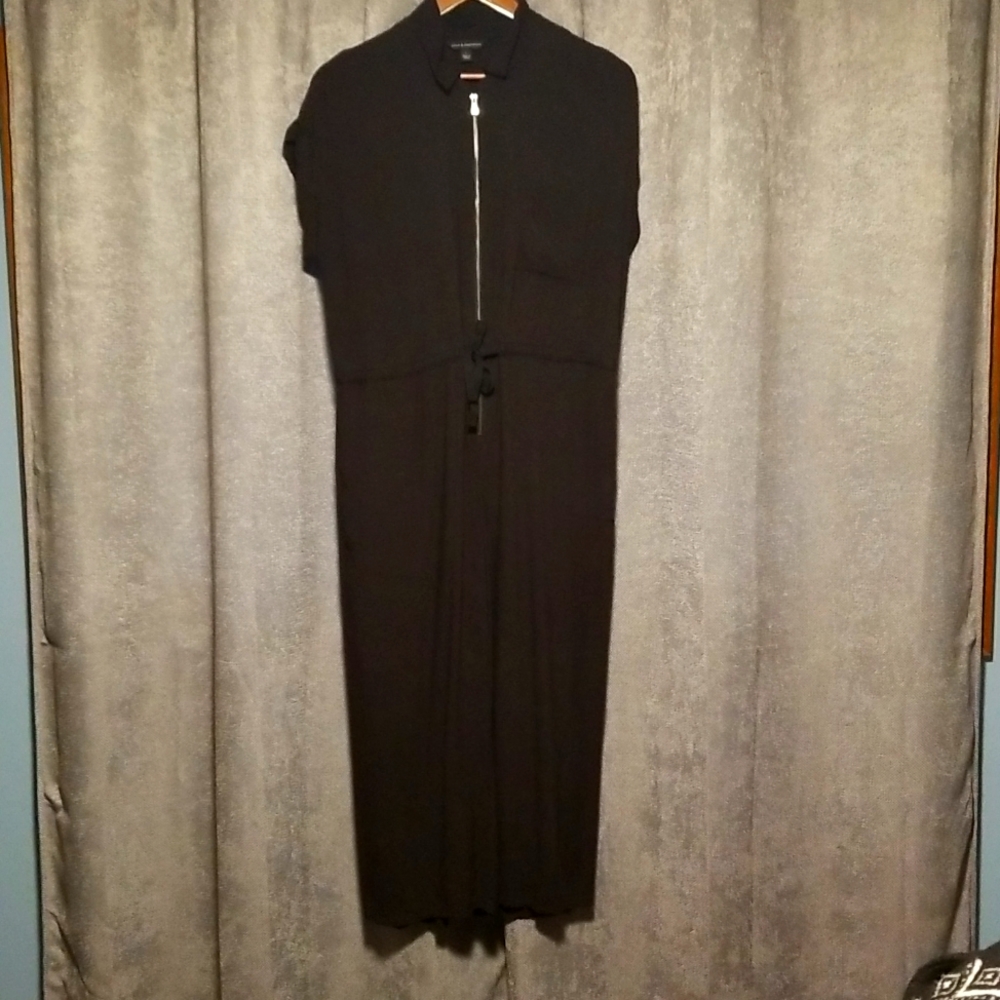 Black Jumpsuit with Zipper in the front in excellent condition only worn once